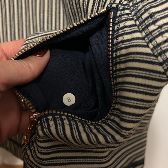 limited edition LULULEMON define jacket - Picture 2 of 3